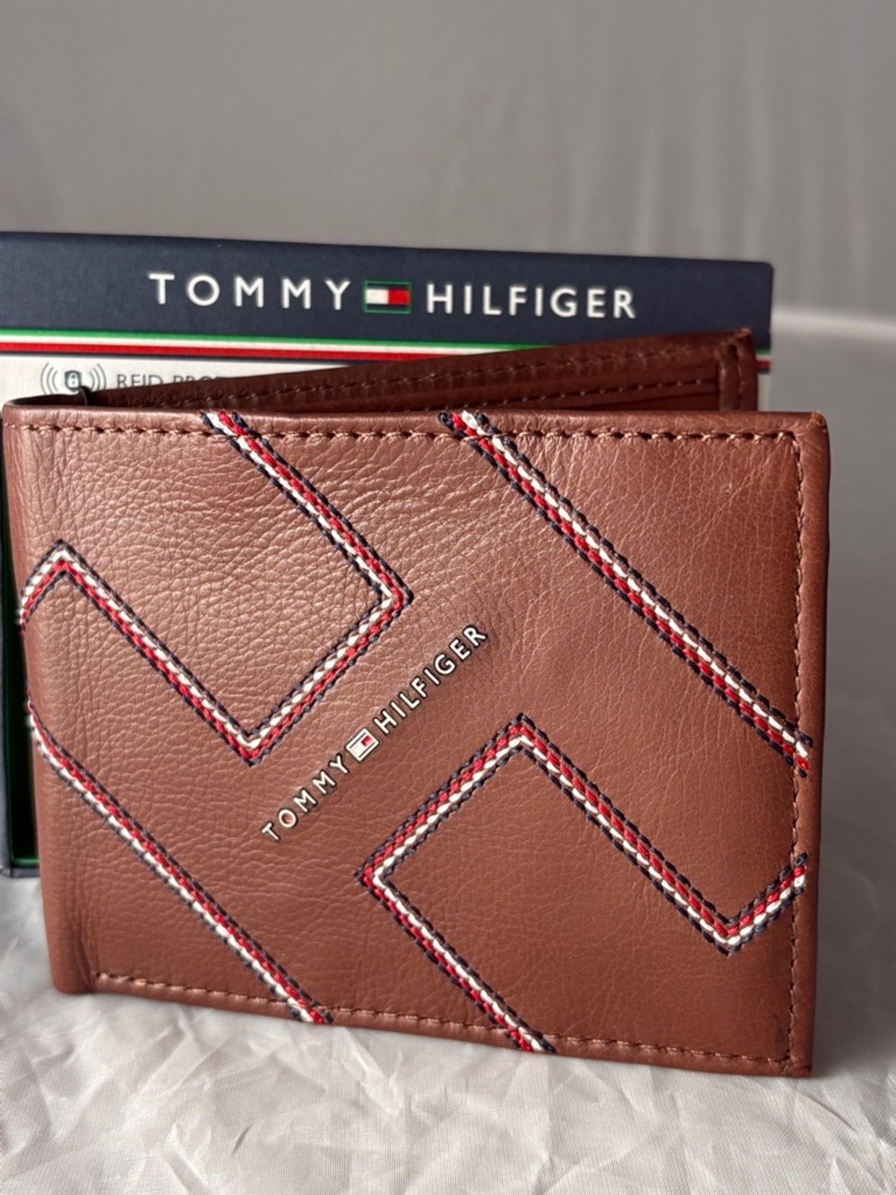 Tommy Hilfiger Brown Leather Card & Key Holder with Signature Stitching